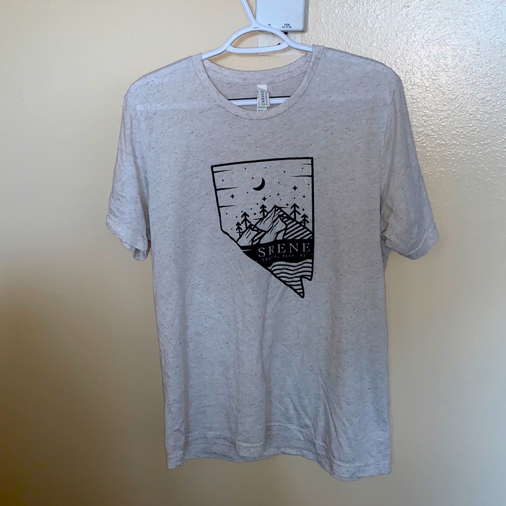 Large Srene NV T-shirt.